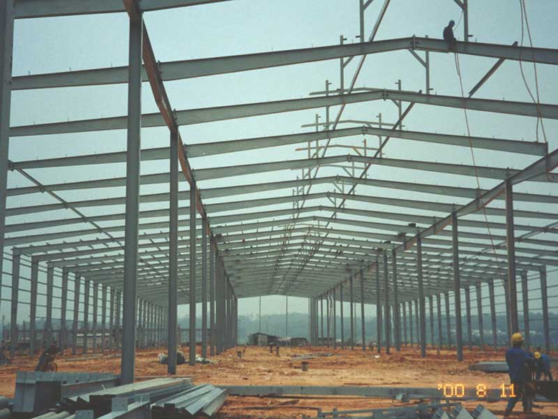 施工中的南海鋁業公司廠房 全鋼結構（共計8000平方米建筑面積）.jpg
